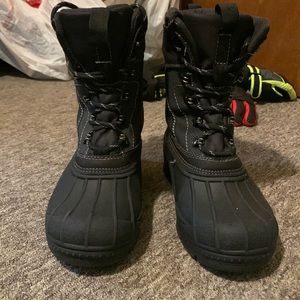 MENS BLACK SNOW BOOTS